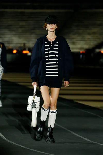Look 48
